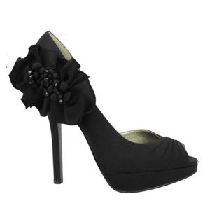 Nina Neva Black heels with bead detail